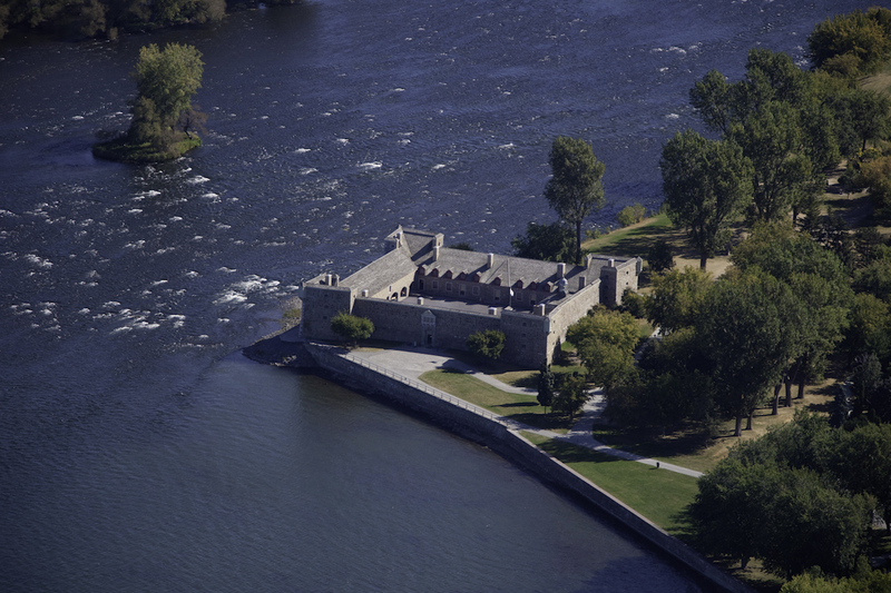Fort-Chambly: histoire, espaces verts et bord de l’eau