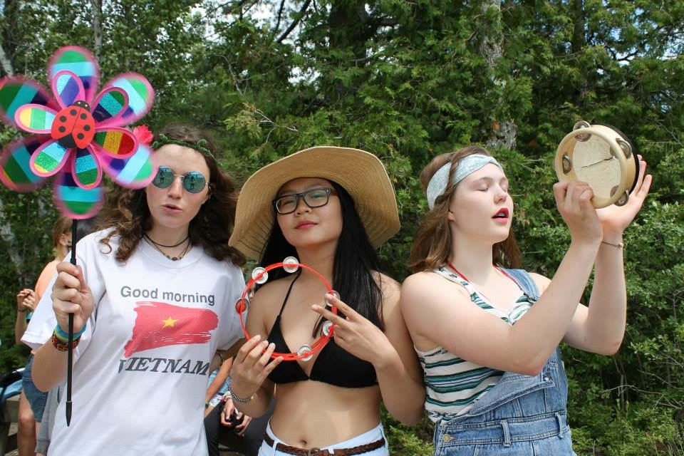 Expériences vécues dans des camps de vacances : des jeunes racontent