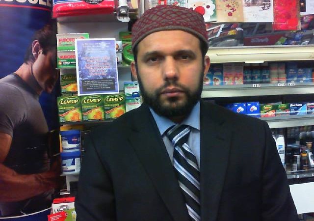 Un commerçant musulman poignardé à mort après avoir souhaité de « Joyeuses Pâques » à ses clients