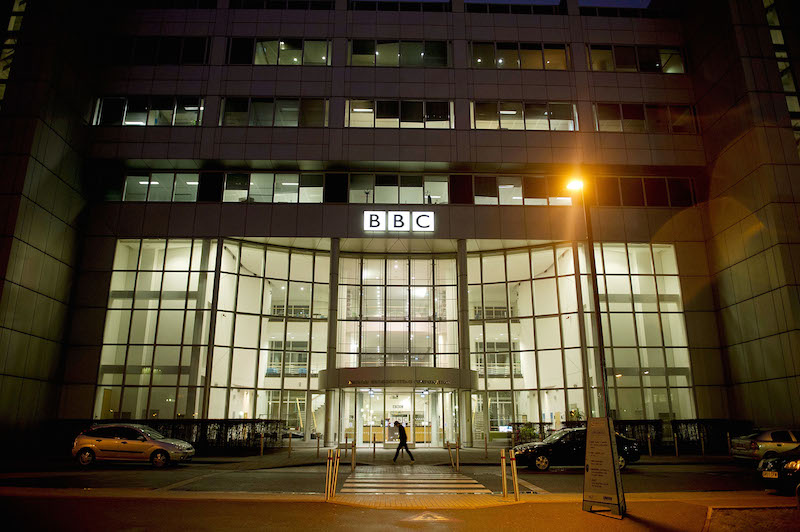 Indépendance de la BBC : le débat s’installe en Angleterre