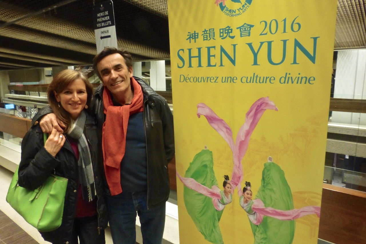 « Je suis sous le charme », dit un professeur en journalisme