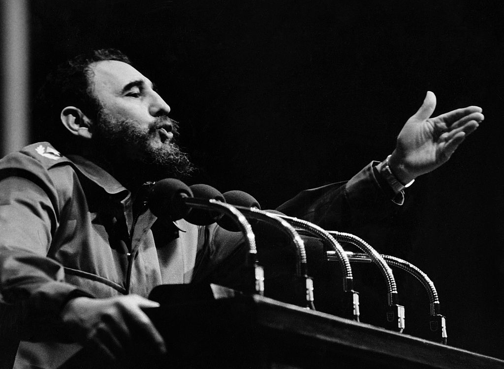Mort de Fidel Castro : célébrations et tristesse se mêlent