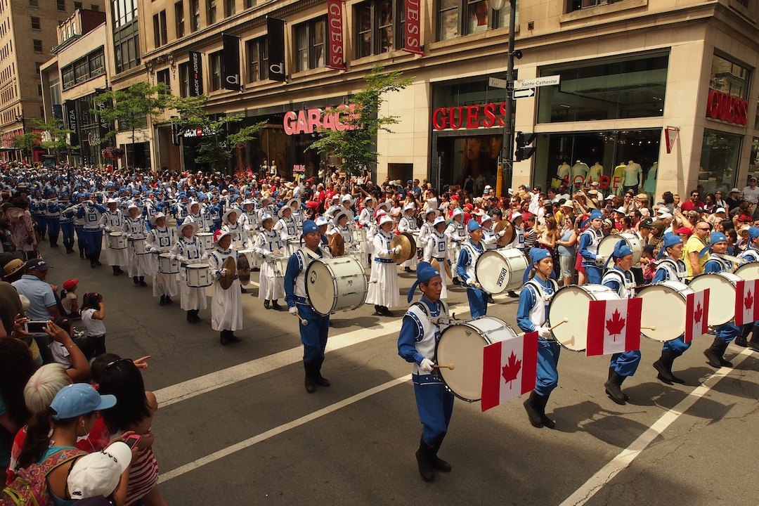 La Saint-Jean et la fête du Canada : les grands défilés traditionnels