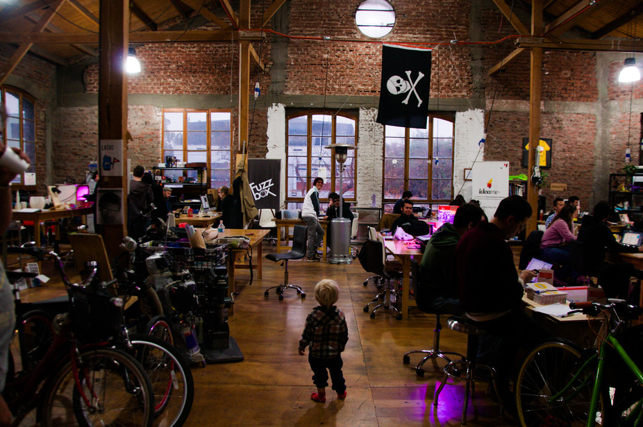 Indépendants mais ensemble, les « makers » inventent de nouvelles collaborations