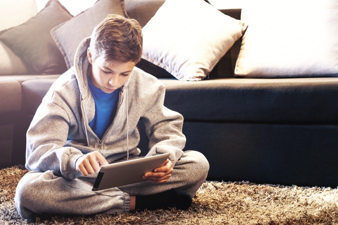 Plus de mal que de bien : nos gadgets technos et leurs conséquences sur nos familles