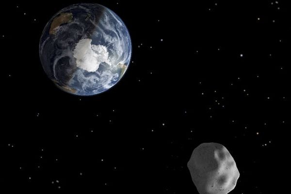 Un astéroïde de 30 m est passé très près de la Terre