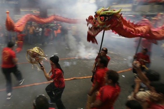Le rouge du Nouvel An chinois: une altération moderne des traditions chinoises