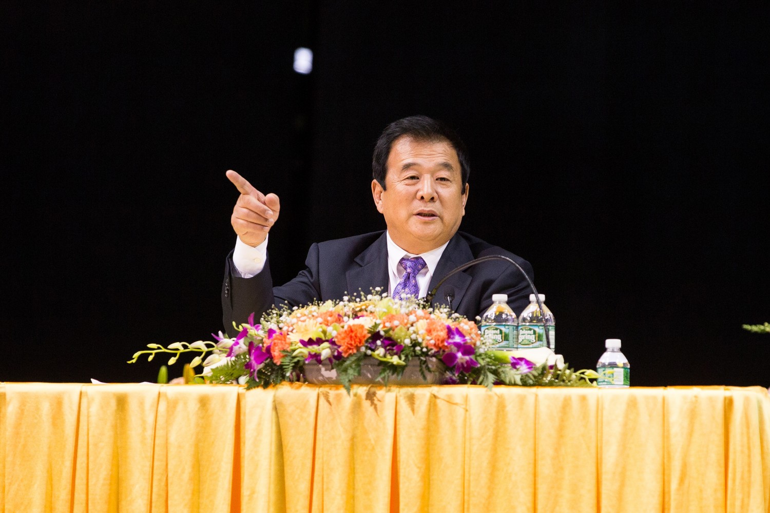 Le fondateur du Falun Dafa enseigne lors de la conférence annuelle de New York