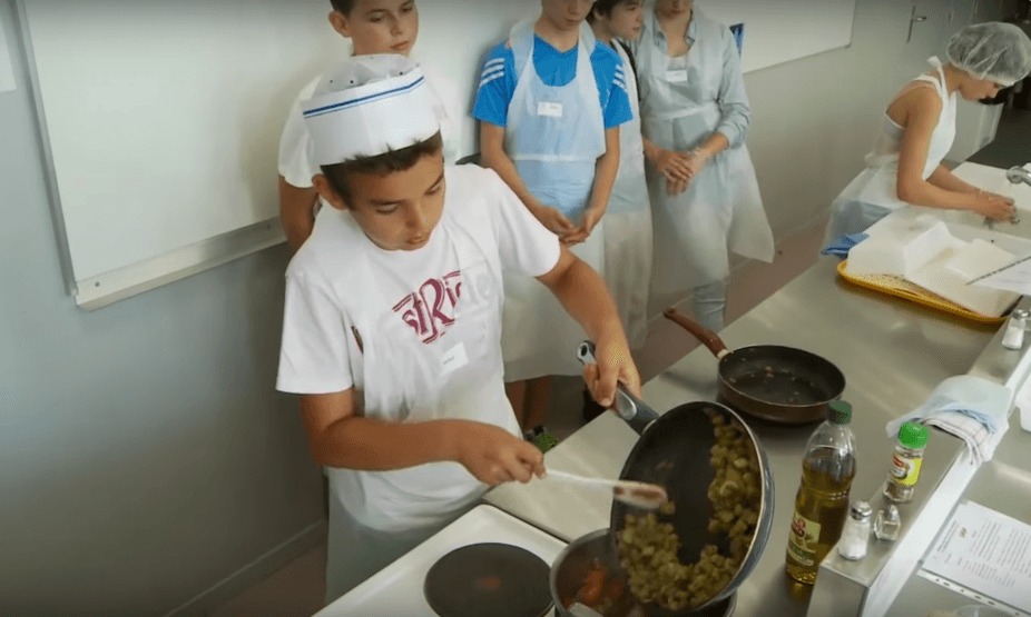 Apprendre la cuisine aux collégiens pour qu&rsquo;ils se nourrissent mieux