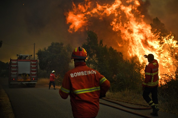 Portugal : plus de 2.000 pompiers toujours mobilisés pour les incendies