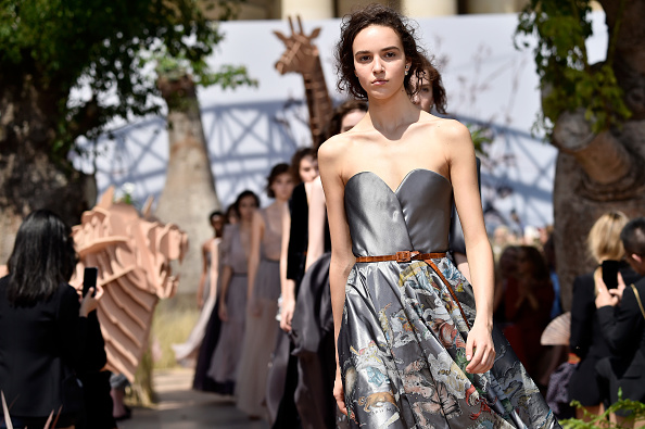 LVMH et Kering bannissent les mannequins trop maigres et trop jeunes
