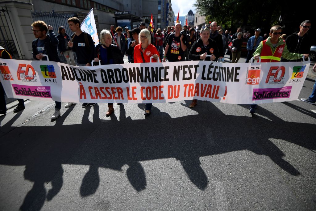 Réforme du droit social : le gouvernement français demeure ferme malgré les manifestations
