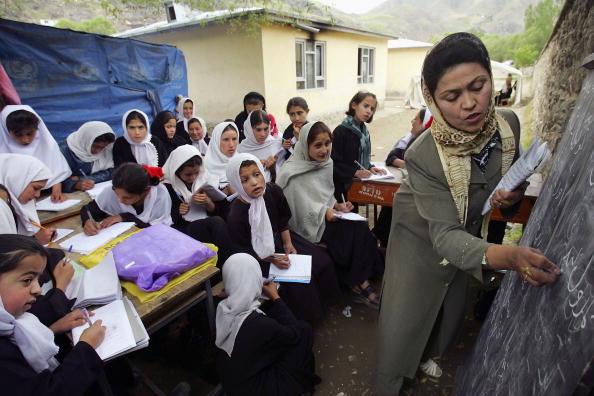 Afghanistan : L&rsquo;éducation des fille est en recul  (HRW)