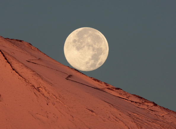 Une grotte géante découverte sur la Lune