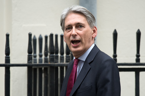 Hammond : « nuage d&rsquo;incertitudes » dû au Brexit