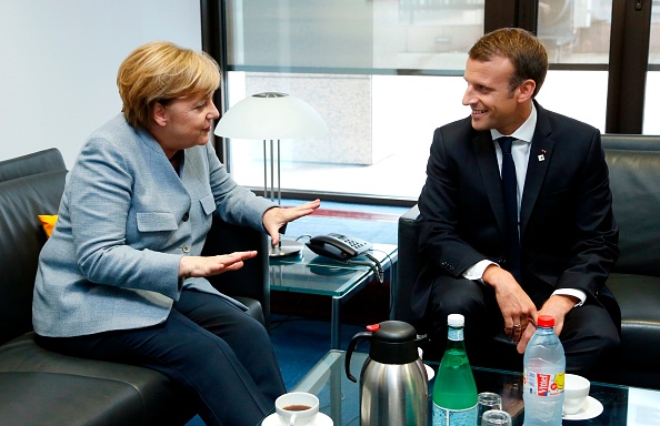 Catalogne: Merkel et Macron soutiennent la position du gouvernement espagnol