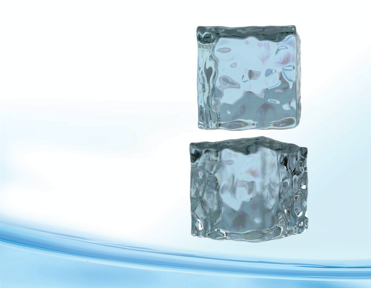 Pourquoi la glace se forme-t-elle plus facilement avec de l’eau chaude ?