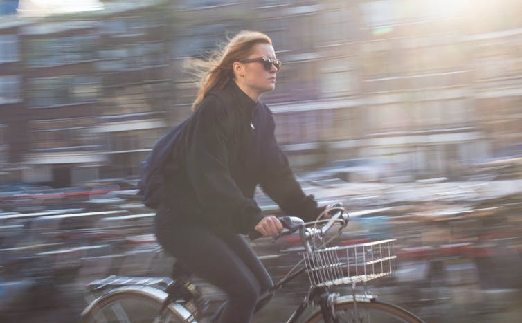 L’intelligence artificielle ne peut se comparer à l’homme : elle n’a ni corps, ni masse