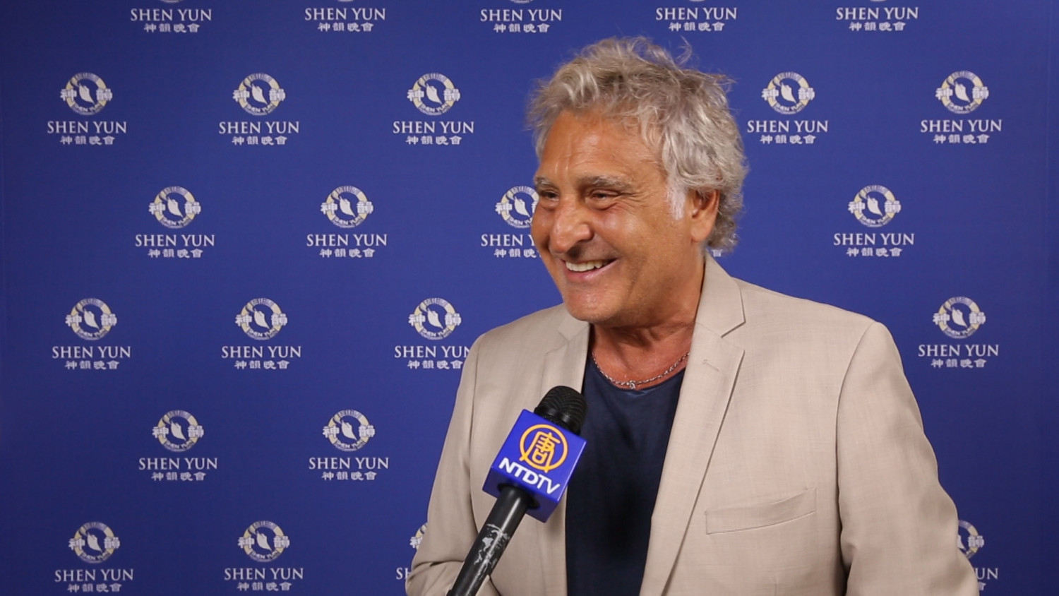 Un producteur artistique trouve dans Shen Yun « la culture de l’origine »