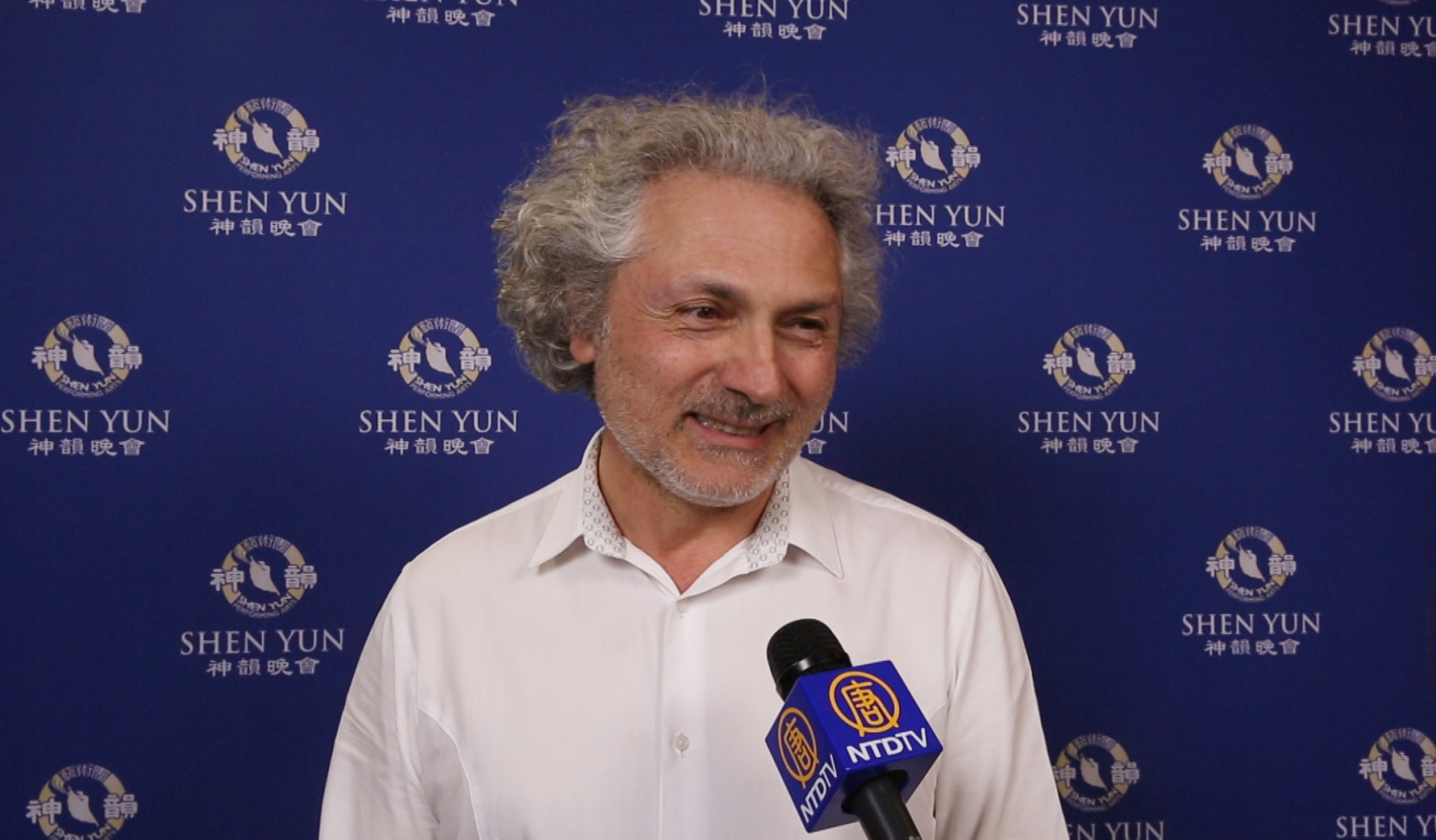Un chef d’orchestre à propos de Shen Yun : « Un message de spiritualité essentiel à ce monde ! »