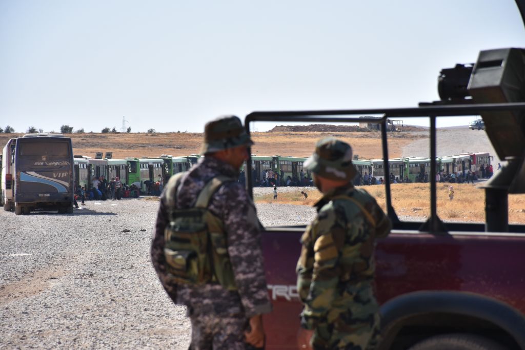 Fin des évacuations de jihadistes de l&rsquo;EI à Damas (OSDH)