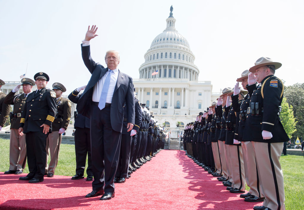 Trump favorable à la peine de mort pour les assassins de policiers