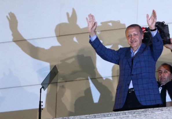 Turquie: Erdogan revendique la victoire aux élections