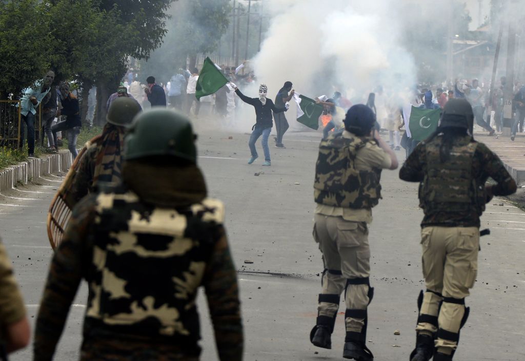 Cachemire : des affrontements mettent fin à la courte trêve entre Inde et Pakistan