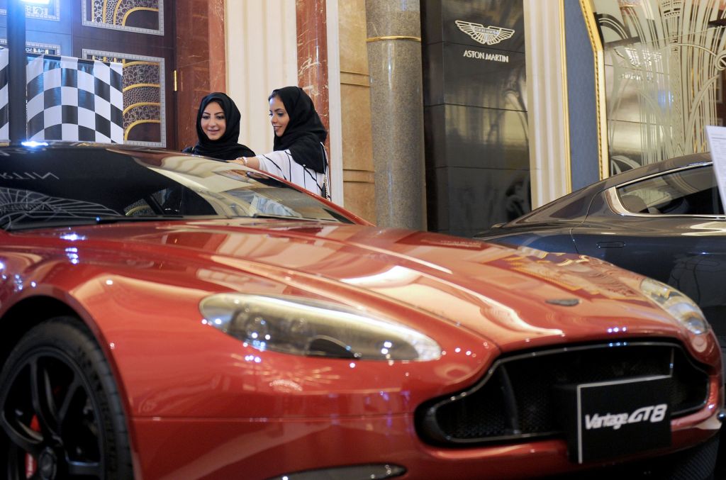 L&rsquo;Arabie saoudite a commencé à délivrer des permis de conduire à des femmes (officiel)