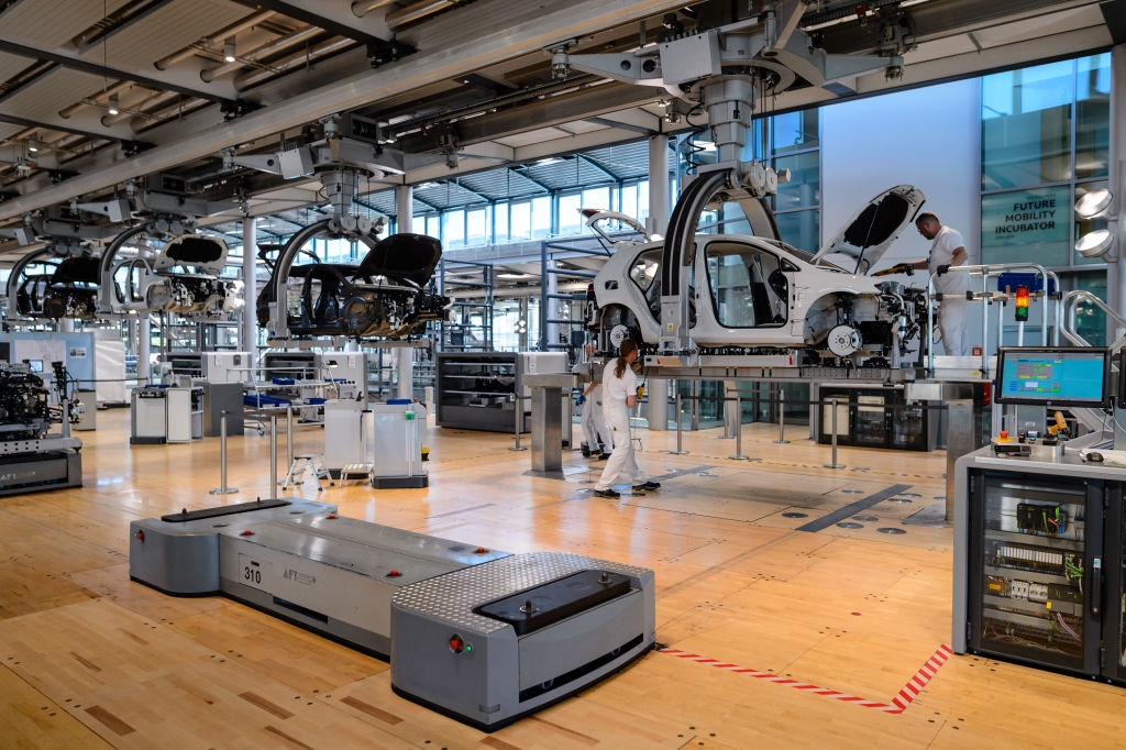 Trump menace d&rsquo;imposer une taxe de 20% sur les voitures importées de l&rsquo;UE