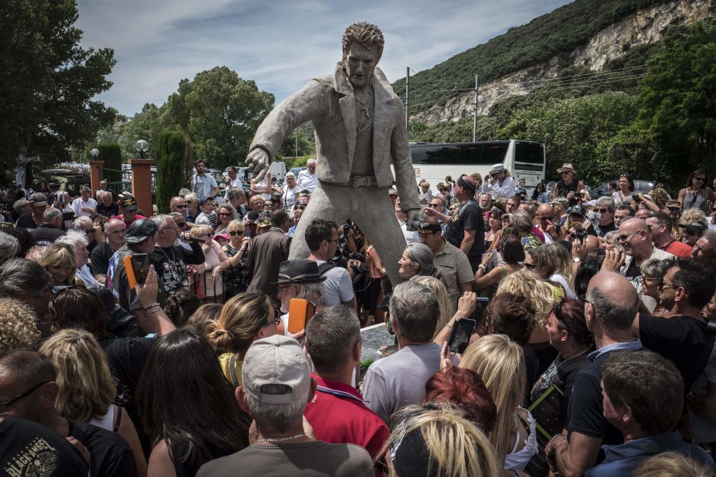 France: une statue de Johnny Hallyday érigée « par et pour les fans »