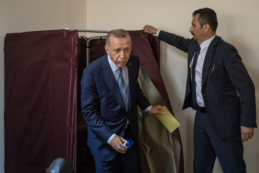 Une délégation communiste française, avec une sénatrice, arrêtée en Turquie