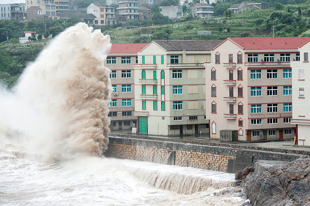 Après des inondations meurtrières, le Japon se prépare à un typhon