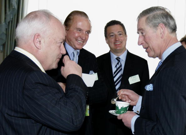 Débat britannique clos: le lait versé après l&rsquo;eau sur le thé