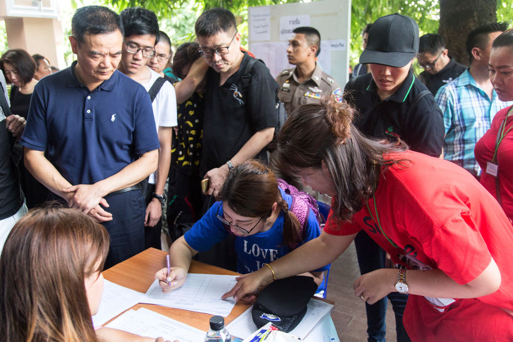 Naufrage en Thaïlande: chagrin et colère des proches
