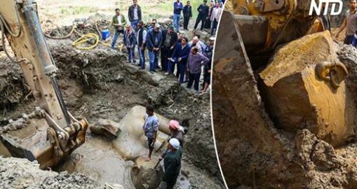 Une statue Colossale vieille de 3 000 ans du pharaon le plus puissant de l&rsquo;Égypte ancienne trouvée dans le bidonville du Caire