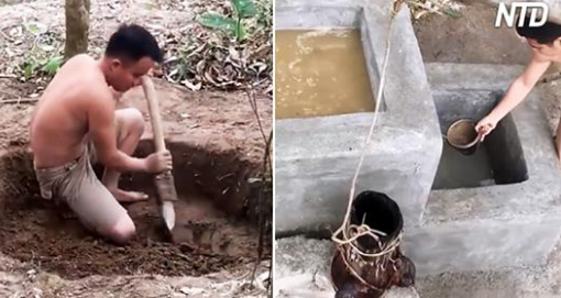 Deux jeunes hommes débrouillards construisent un puits primitif dans la forêt avec un système de filtration