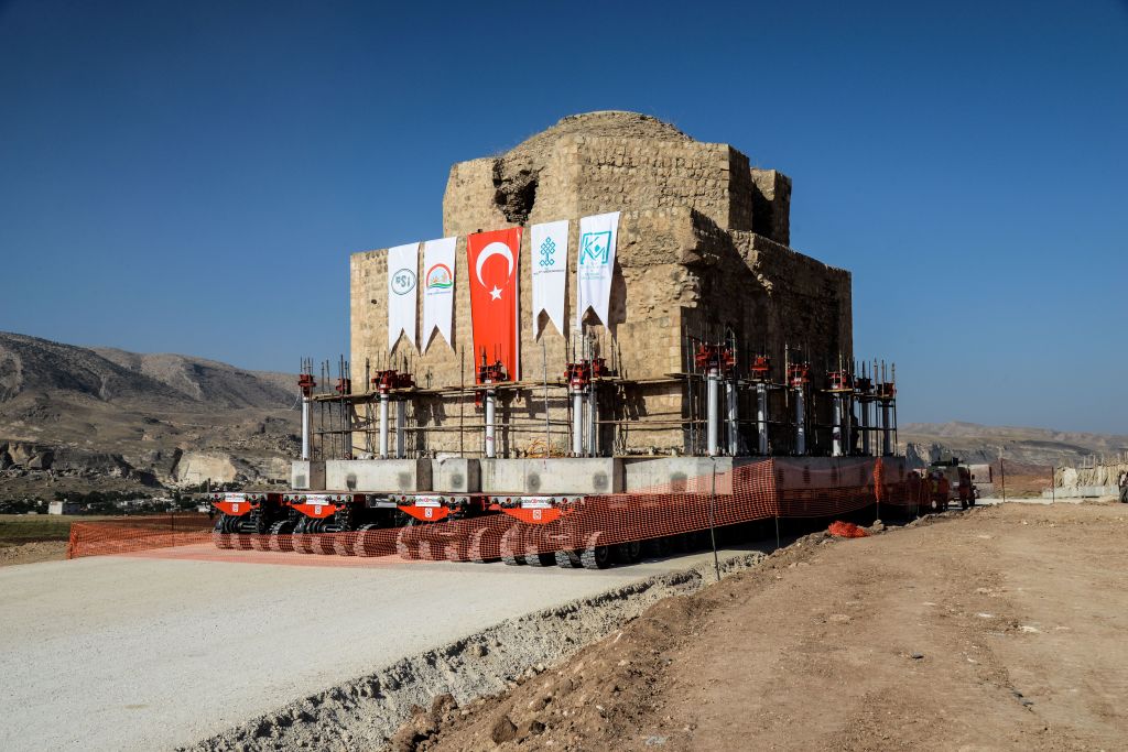 Turquie : déplacement d&rsquo;un hammam historique menacé d&rsquo;engloutissement