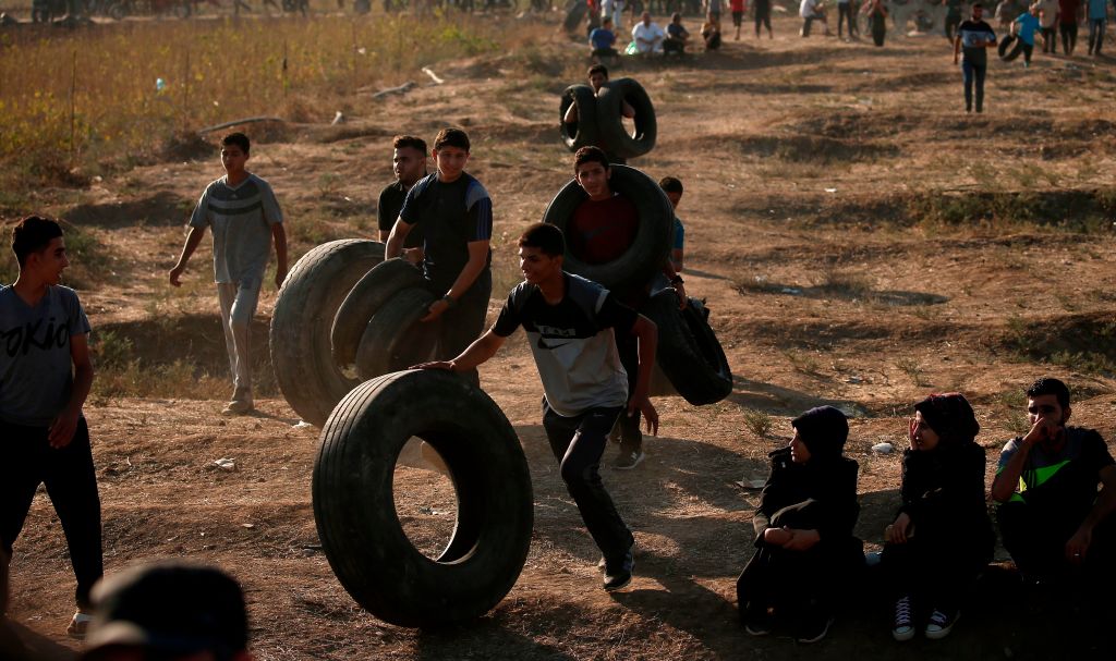 Israël ferme un point de passage avec Gaza après des violences