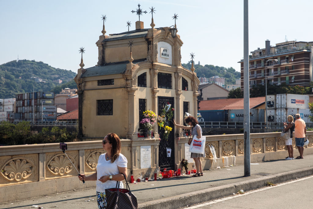 Pont effondré à Gênes: le bilan monte à 43 morts