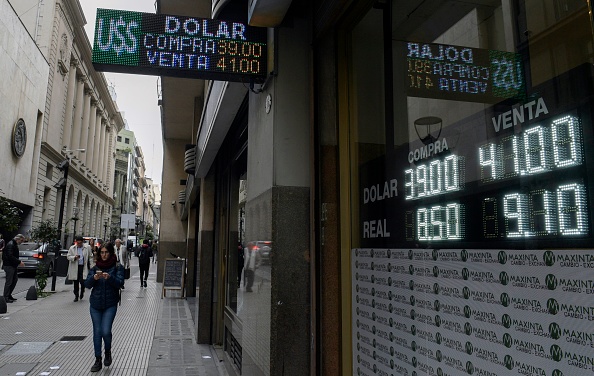 Malgré la perfusion du FMI, le peso argentin se déprécie face au dollar