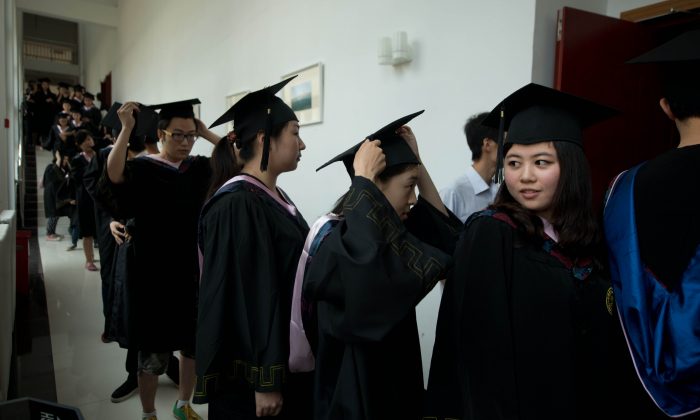 Un site chinois vend de faux diplômes universitaires