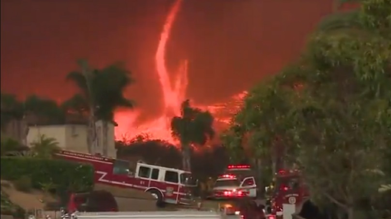 Vidéo effrayante : les images d&rsquo;une « tornade de l&rsquo;enfer » capturées durant l&rsquo;incendie qui ravage la Californie