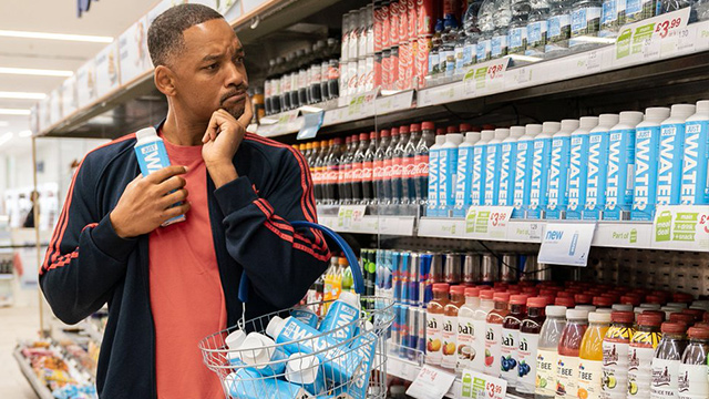 Will Smith se salit les mains en travaillant à la pharmacie pendant une journée