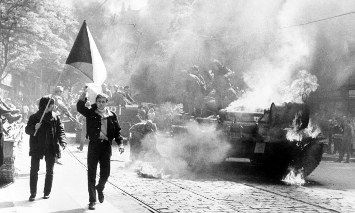 De la répression à la liberté : des Canadiens d&rsquo;origine tchèque se souviennent d&rsquo;avoir fui l&rsquo;invasion communiste de 1968