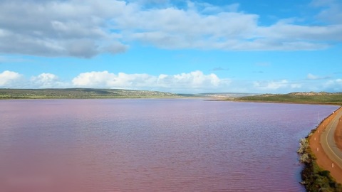Une photographe capture les images d&rsquo;un lac rose époustouflant en Australie-Occidentale