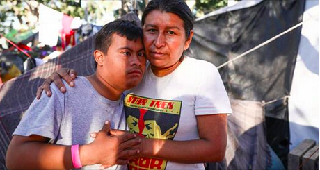 Une mère mexicaine dit avoir subi des pressions d&rsquo;ONG, pour qu&rsquo;elle rejoigne la caravane des migrants à destination des États-Unis