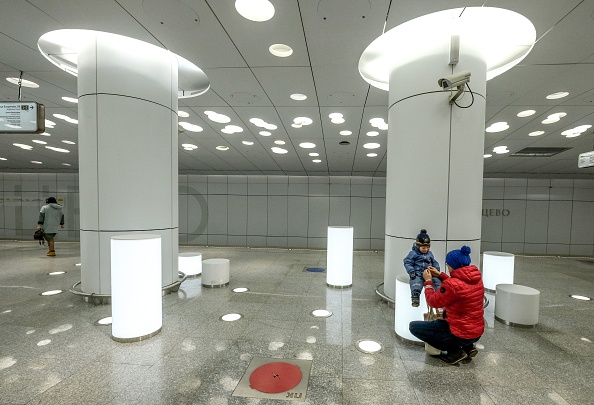 Good Bye Staline! Le métro de Moscou abandonne le style soviétique