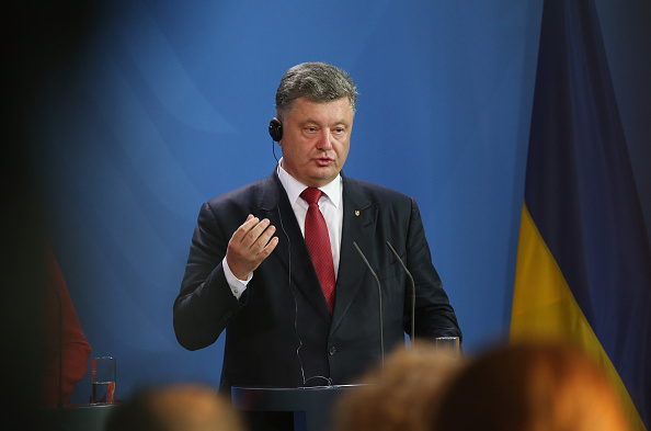 Ukraine : le président Porochenko annonce la levée de la loi martiale
