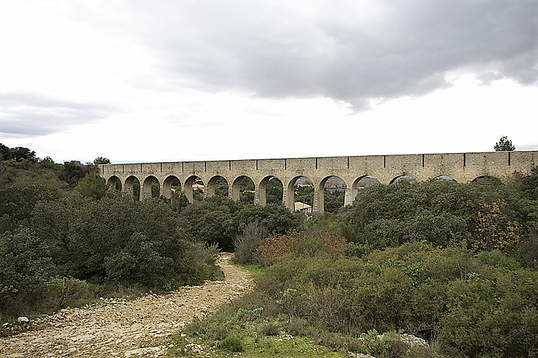 France: un vieil aqueduc s&rsquo;effondre sans faire de victimes